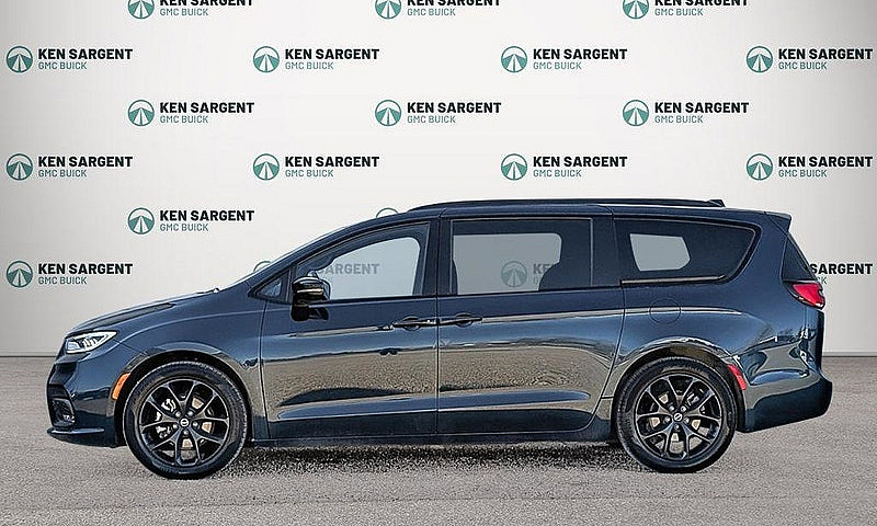 2025 Chrysler Pacifi...