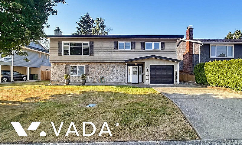 Steveston 3 Br Upper...