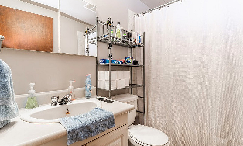 950 Burrows Ave- 1 B...