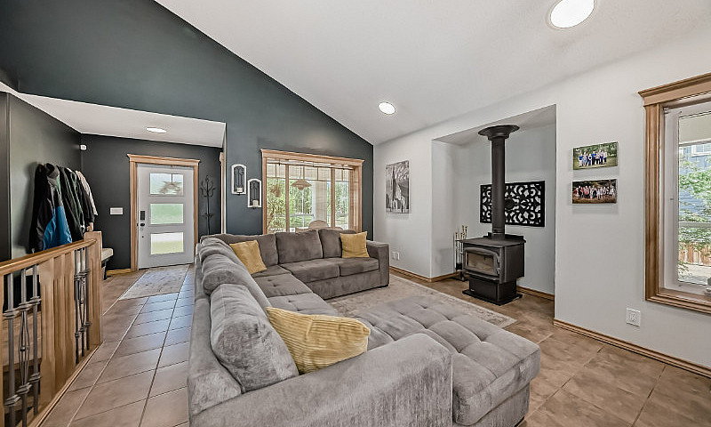 6 Bed 3 Bath --- Bun...
