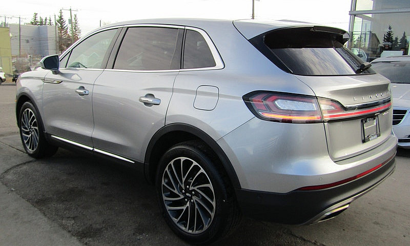 2020 Lincoln Nautilu...
