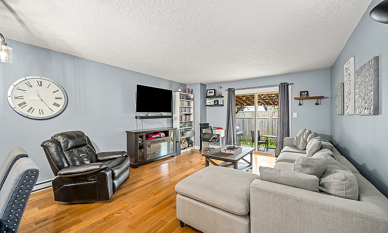 Just Listed! 3 Bedro...