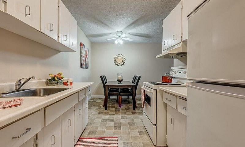 Apartment For Rent: ...
