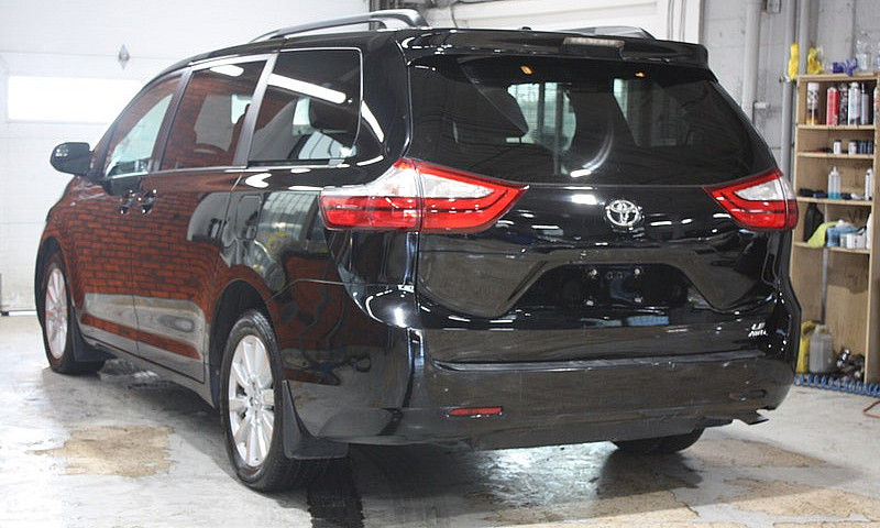 2017 Toyota Sienna L...