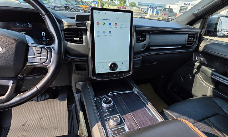 2022 Ford Expedition...