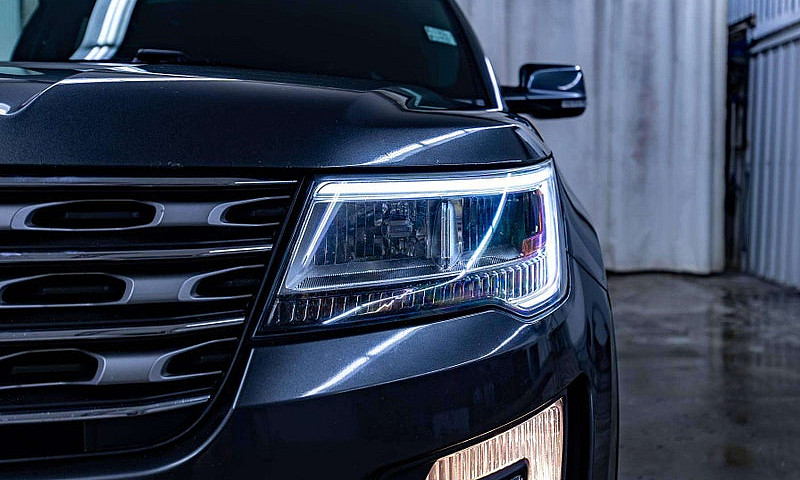 2016 Ford Explorer A...