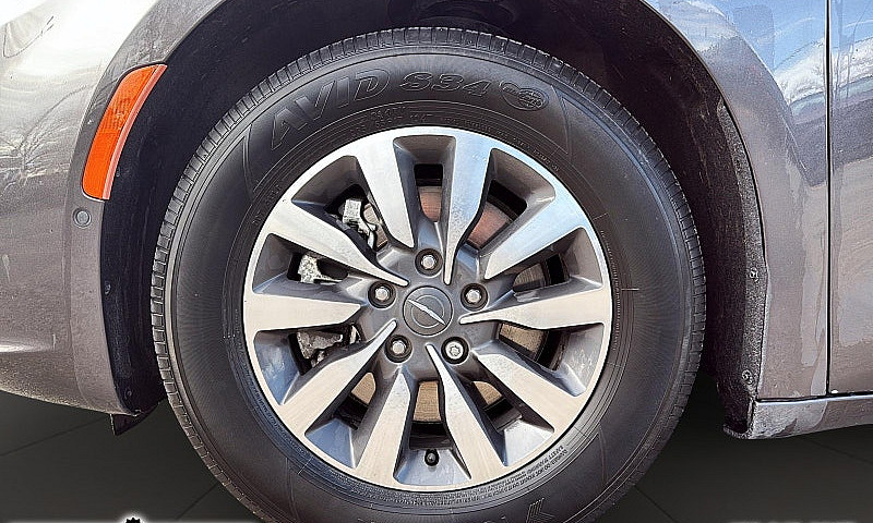 2022 Chrysler Pacifi...