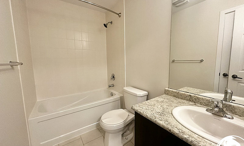 3 Bed 3.5 Bath - Hou...