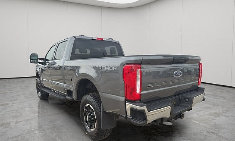 2025 Ford Super Duty...