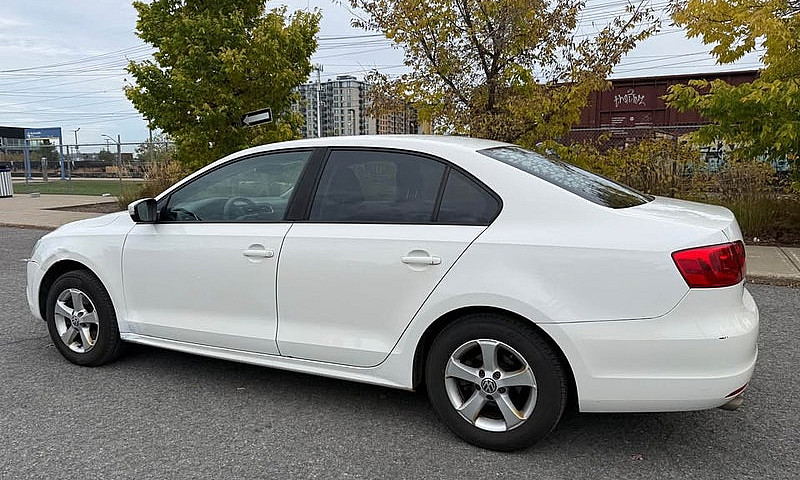 2014 Volkswagen Jett...