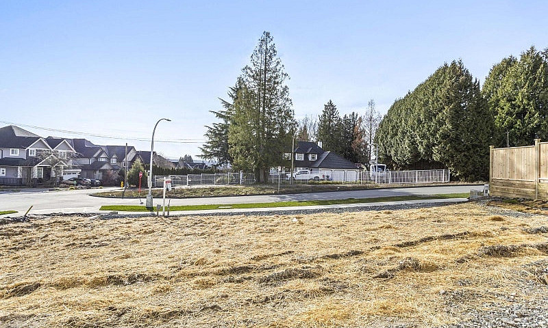 6907 205 Street Lang...