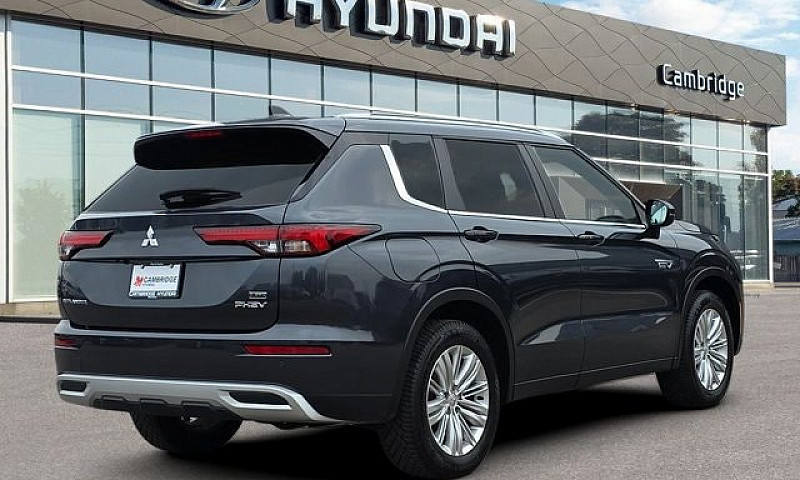2025 Mitsubishi Outl...