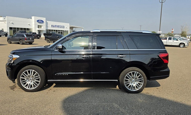 2022 Ford Expedition...