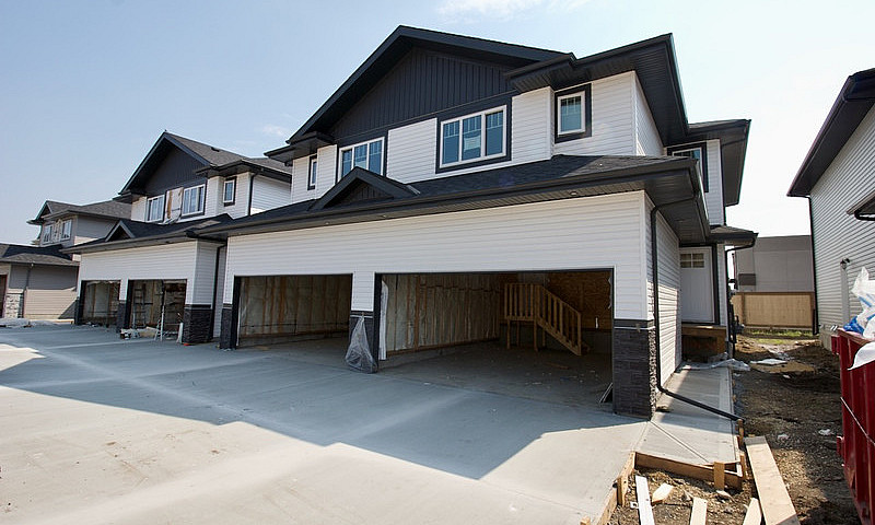 Awentia 3 Bed 2.5 Ba...