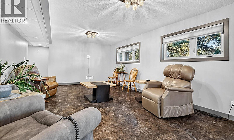 1245 Brown Street Mo...