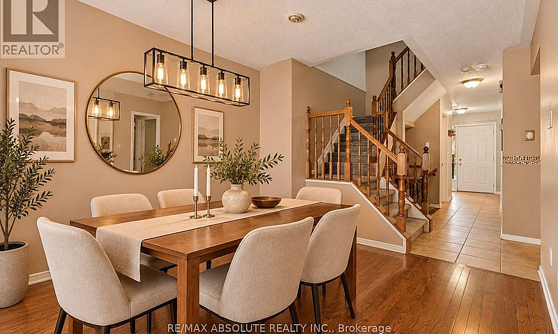 42 Roblyn Way Ottawa...
