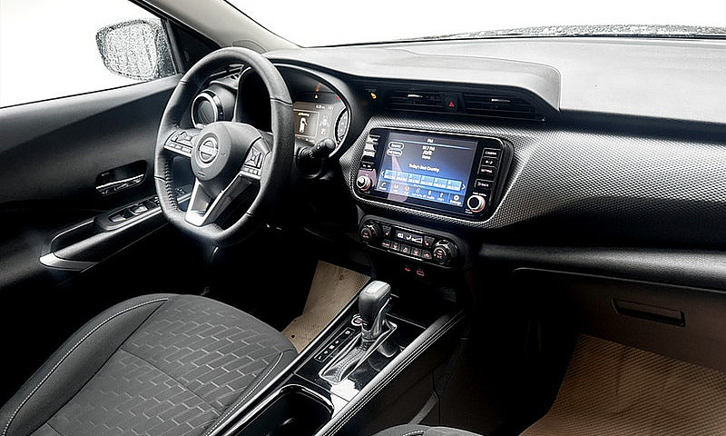 2024 Nissan Kicks Sv...