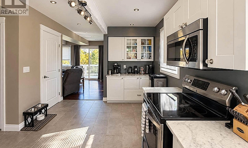475 Hazelwood Drive ...