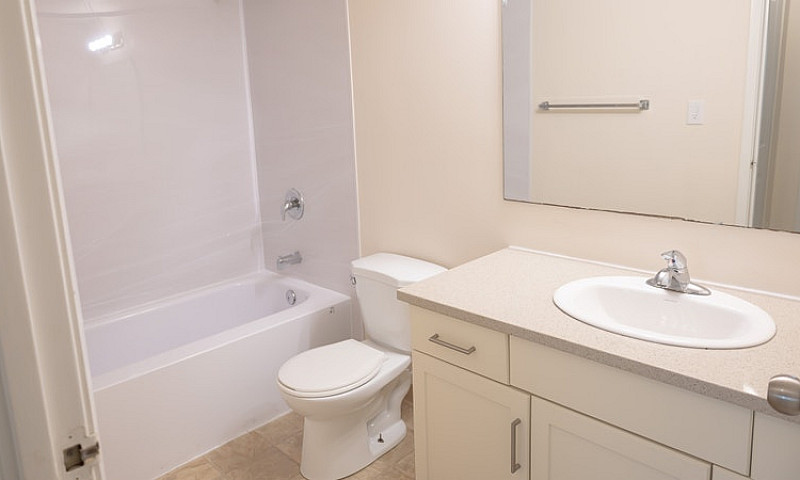 Summerland Apartment...