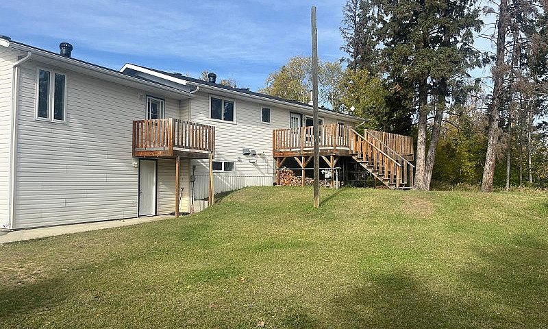 Beautiful 4-Bed 3 Ba...