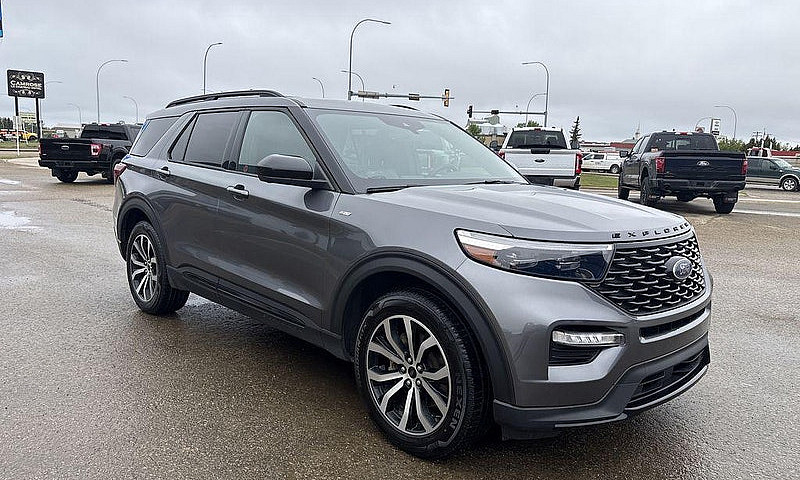 2022 Ford Explorer S...