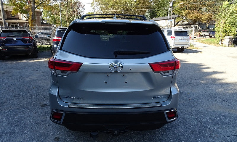 2019 Toyota Highland...