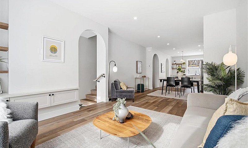 120 Renfrew Street W...