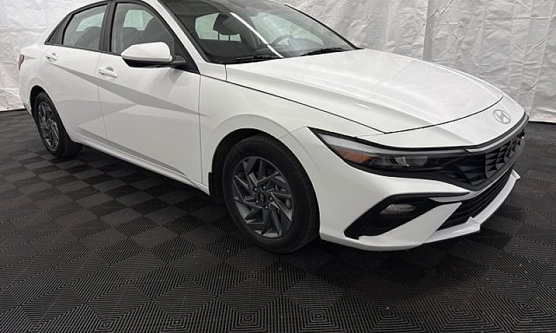 2025 Hyundai Elantra...