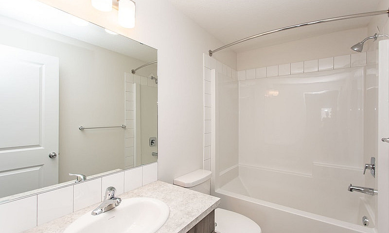 2 Bedroom Suite In L...
