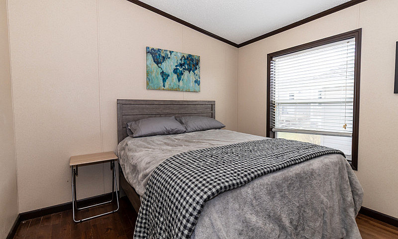 4 Sunset Cres., Cond...