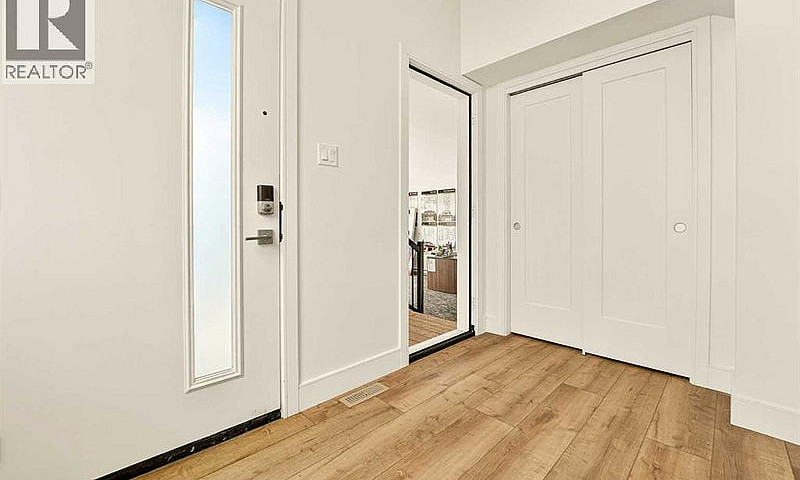8619 25 Avenue Colem...