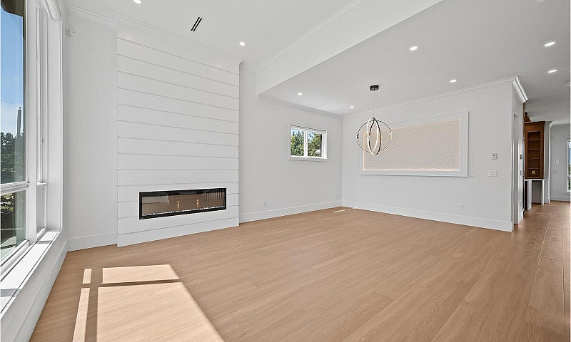 13851 114 Avenue Sur...