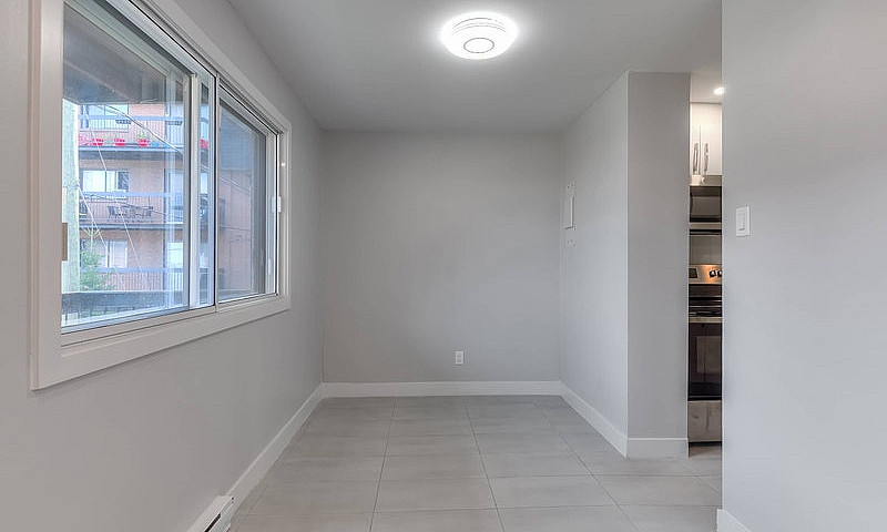 4.5 Style Condo, Tou...