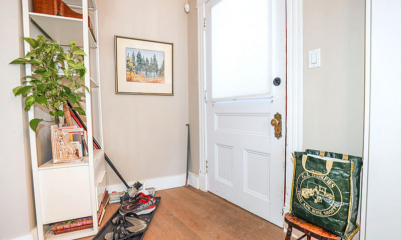Fully Furnished 1 Be...