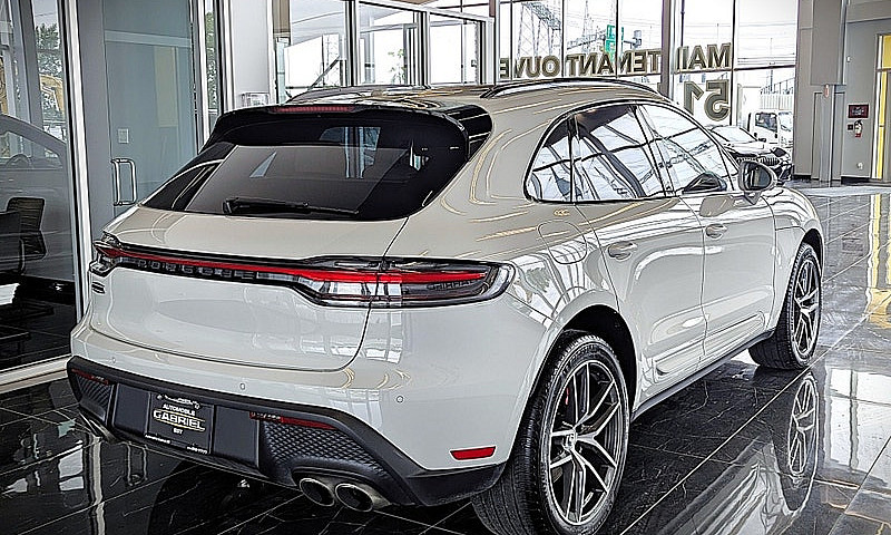 2024 Porsche Macan S...