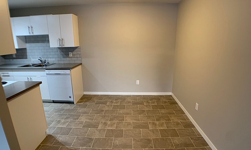 1325-201 Abasand Dr...