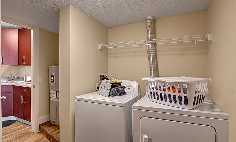2 Bed X 1 Bath Apart...