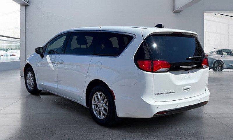2027 Chrysler Grand ...