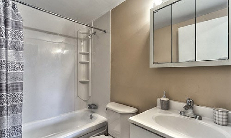 Three Large Bedroom*...