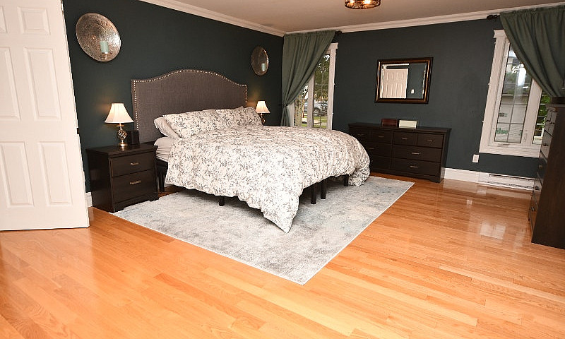 New Listing!! 128 Bo...