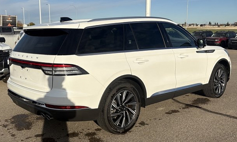2025 Lincoln Aviator...