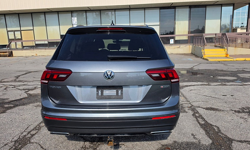 2021 Volkswagen Tigu...