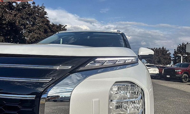 2026 Mitsubishi Outl...