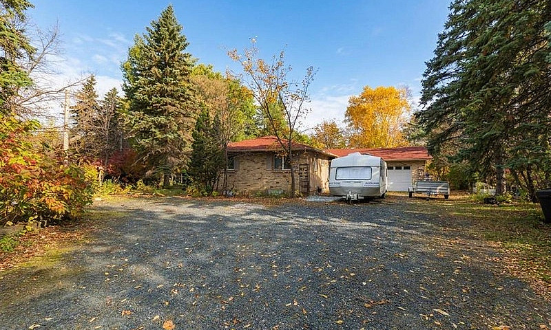 2946 Henderson Highw...