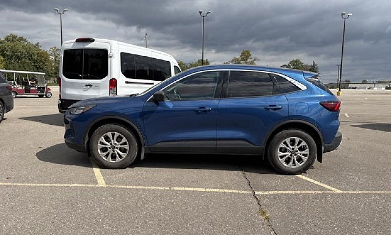 2023 Ford Escape Act...