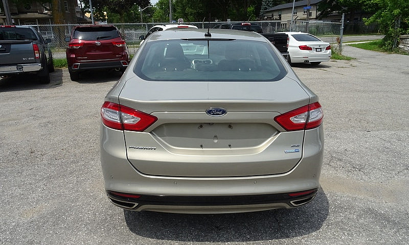 2016 Ford Fusion Se...