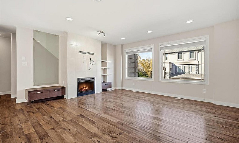 20 455 Shorehill Dri...