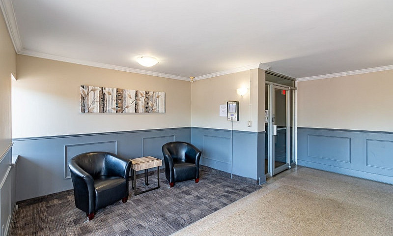 Spacious 2 Bedroom A...