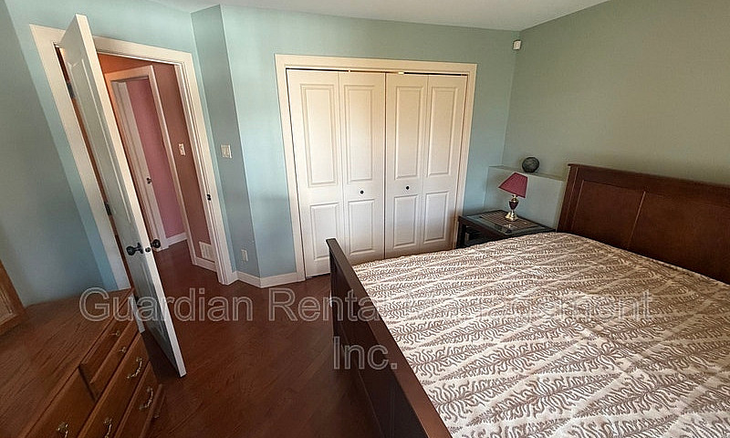 Spacious Walkout On ...