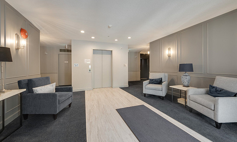 Renovated Condo In B...